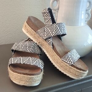 Stylish Black and White Women's Sandals